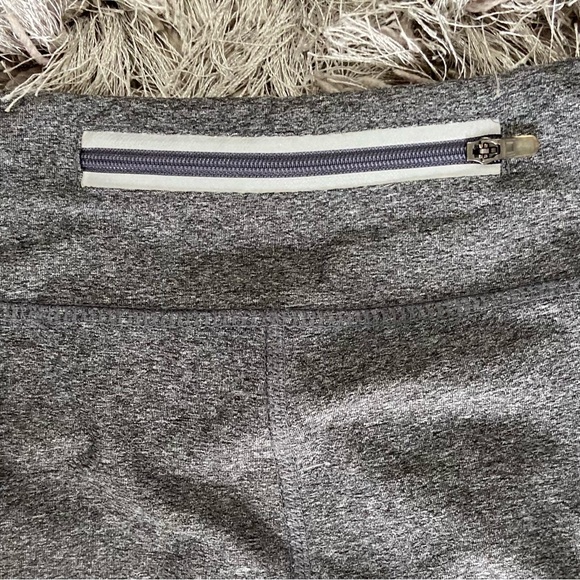 Activate women grey and orange 3/4 length workout leggings. Size S. Used. - Picture 4 of 14